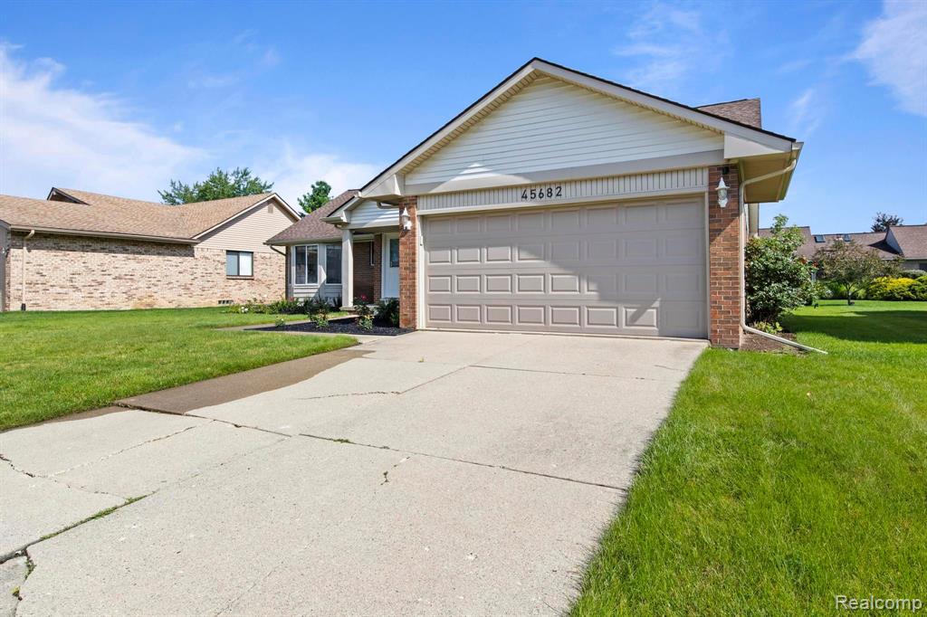 45682 HANFORD Road, Canton, MI 48187 — Photo 2
