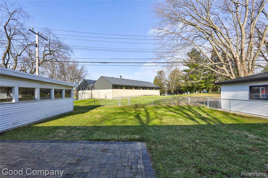 1303 Sycamore Drive, Rochester Hills, MI 48307 — Photo 46