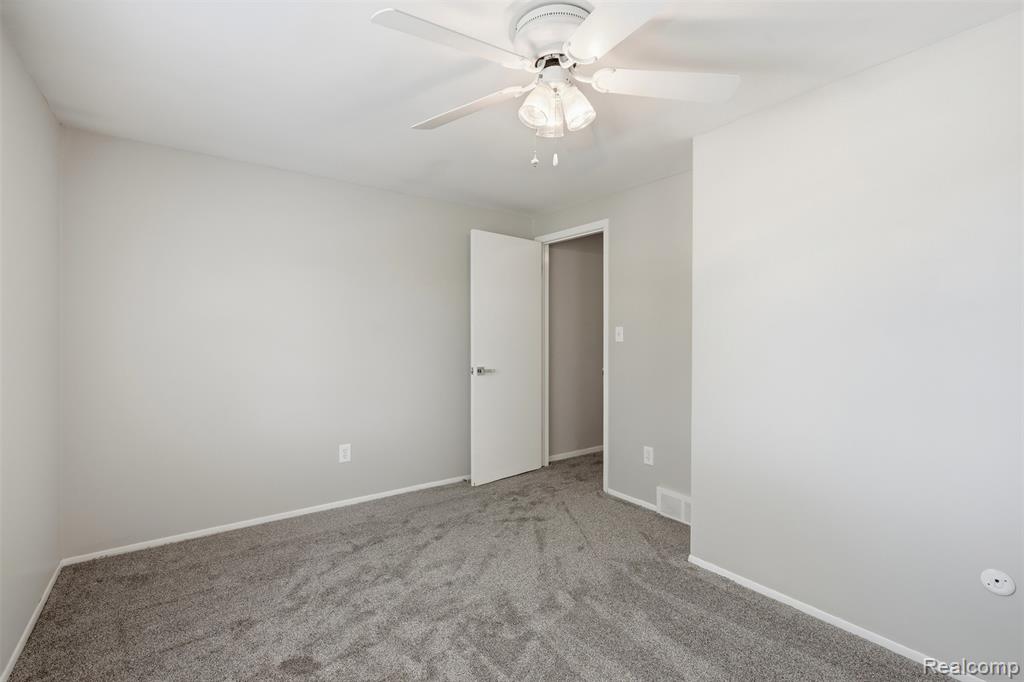 5159 Lewis Drive, Sterling Heights, MI 48310 — Photo 37