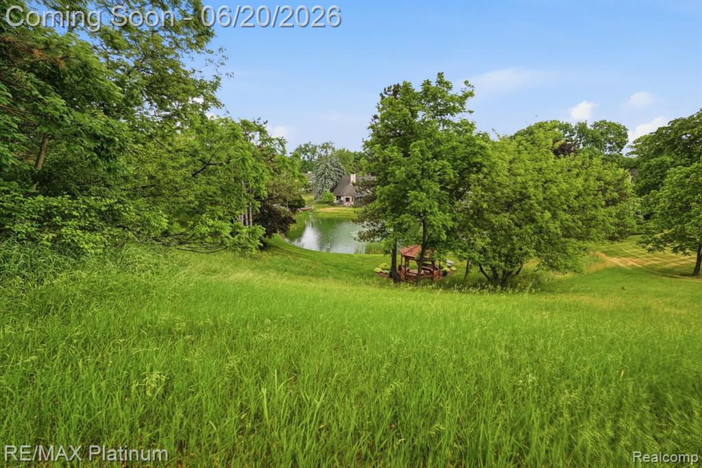814 Whisperwood Drive, Fenton, MI 48430 — Photo 32