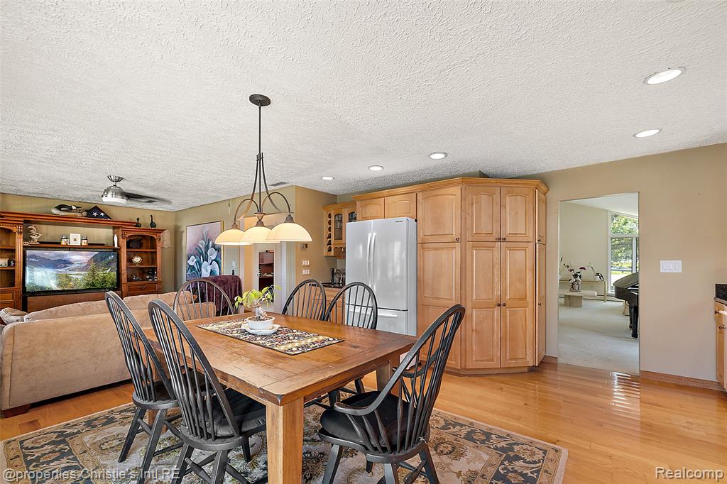 37337 LAKESHORE Drive, Harrison Township, MI — Photo 13