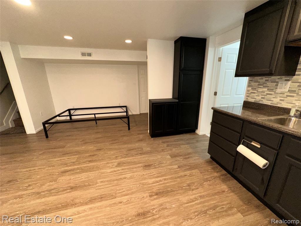410 Willow Grove Lane, Rochester Hills, MI 48307 — Photo 29