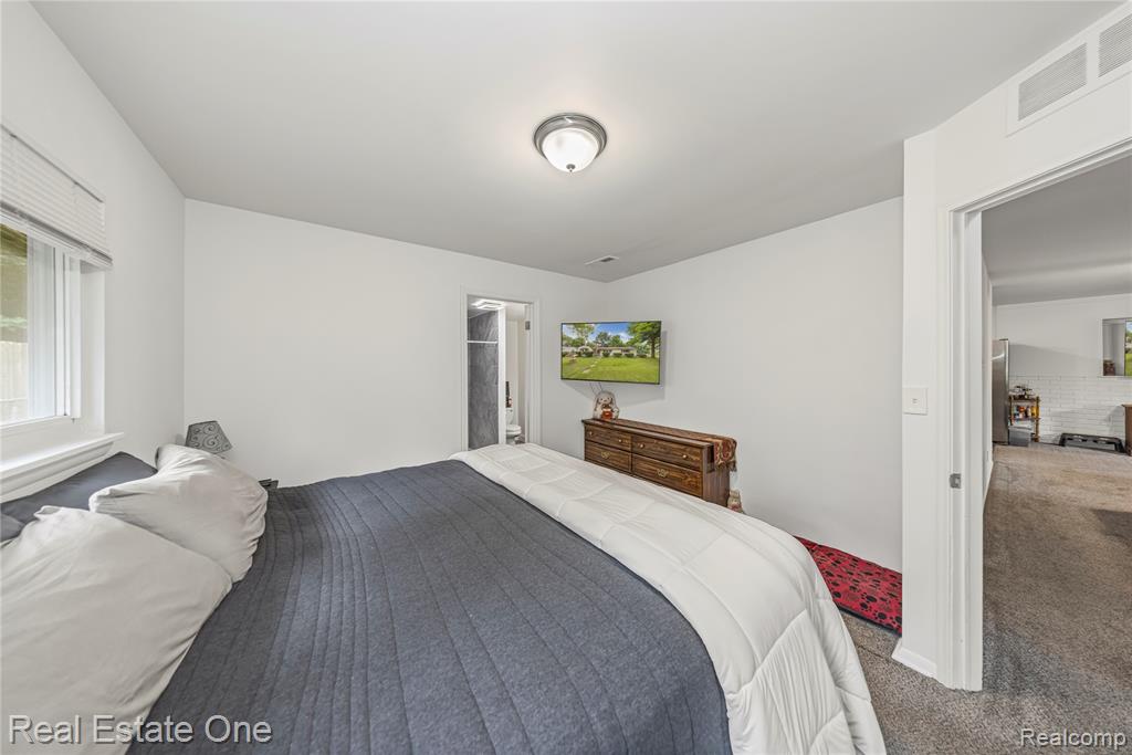 7241 Richardson Road, West Bloomfield, MI 48323 — Photo 15