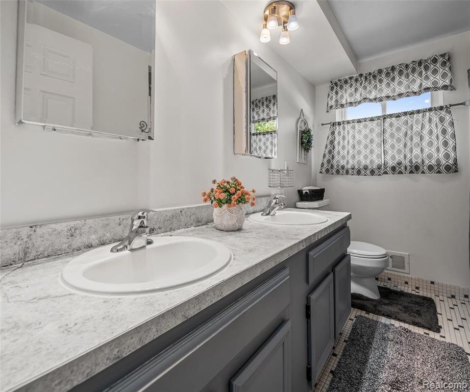 43960 Parkside Street, Canton, MI 48187 — Photo 29