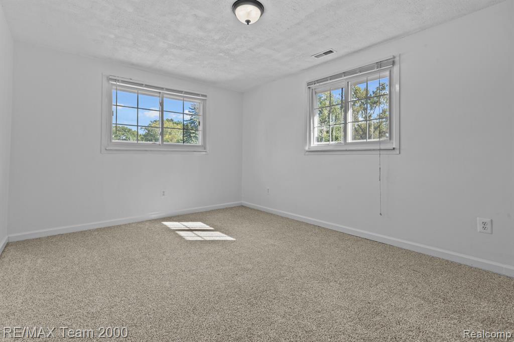 6363 McGuire Street, Taylor, MI 48180 — Photo 17