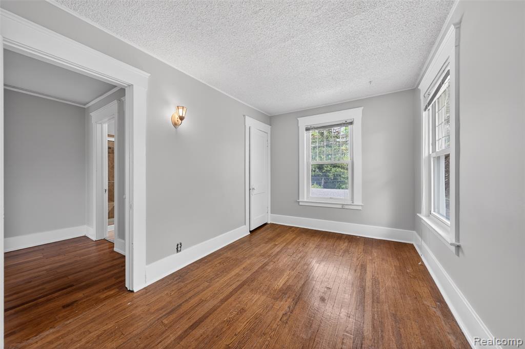 529 E Lincoln Avenue, Royal Oak, MI 48067 — Photo 17