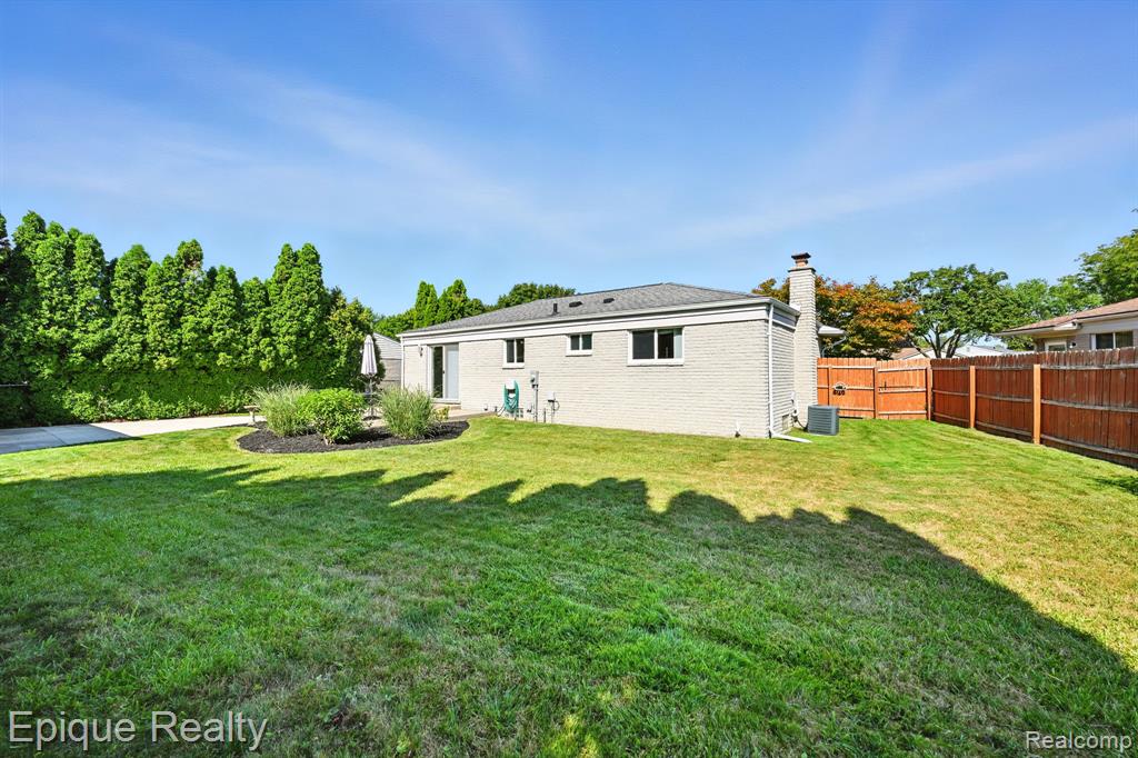 41558 Harvard Drive, Sterling Heights, MI 48313 — Photo 8