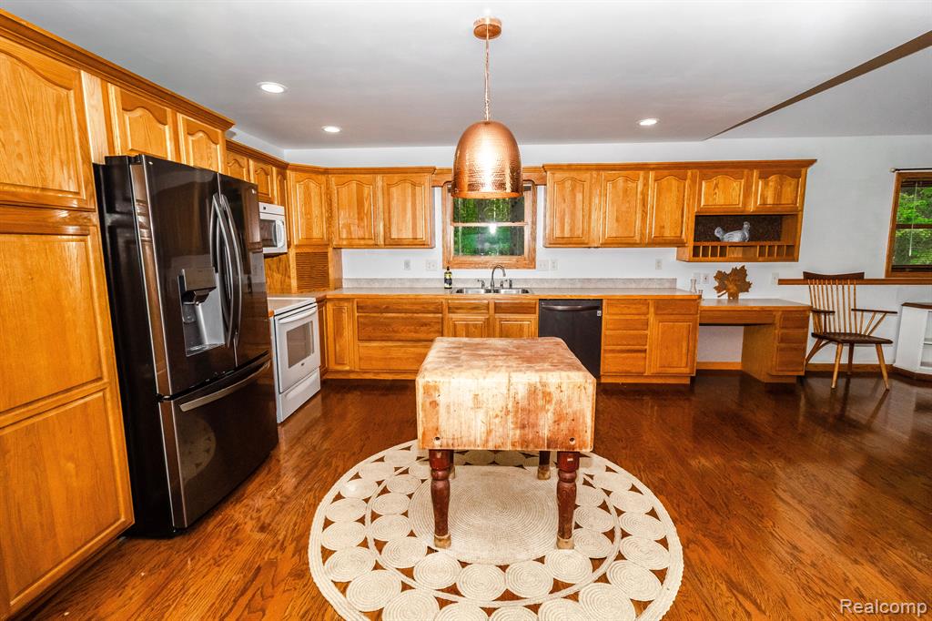 4707 MOUNT MORRIS Road, Columbiaville, MI 48421 — Photo 4