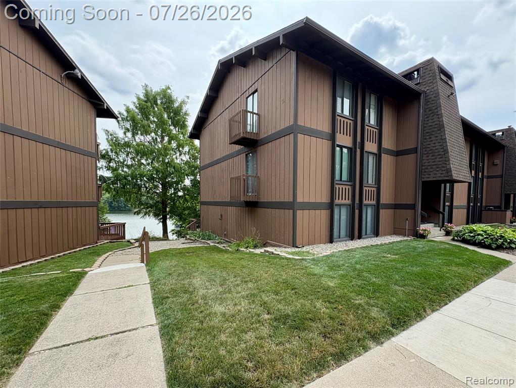 1736 Grove Road, 102, Ypsilanti, MI 48198