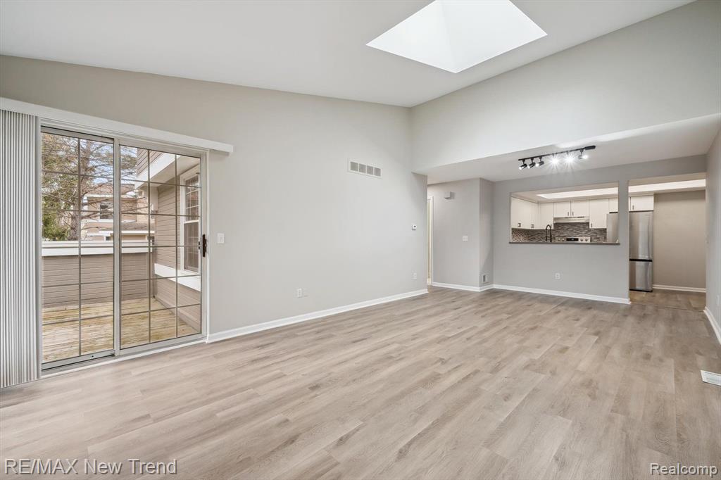 6641 HEARTHSIDE Court, West Bloomfield, MI — Photo 6
