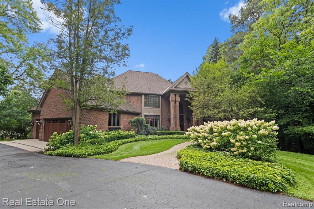 7181 Hillside Drive, Clarkston, MI — Photo 2