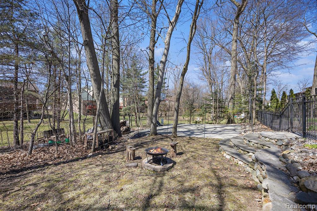 779 MEDINAH Drive, Rochester Hills, MI 48309 — Photo 10