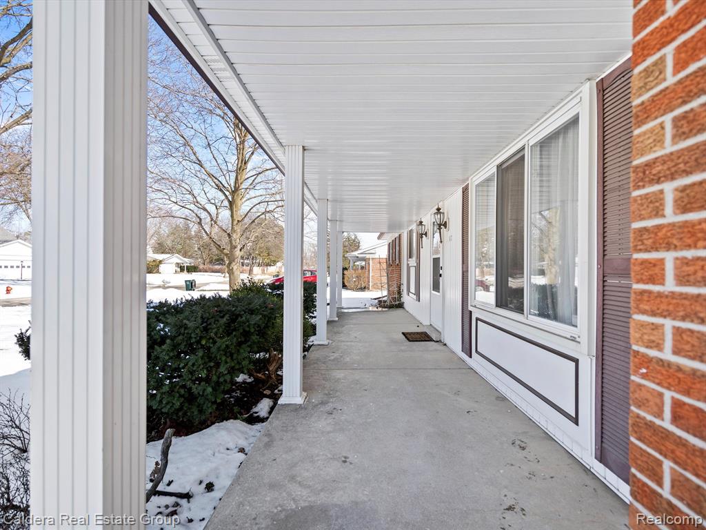87 CARTER Drive, Troy, MI 48098 — Photo 4