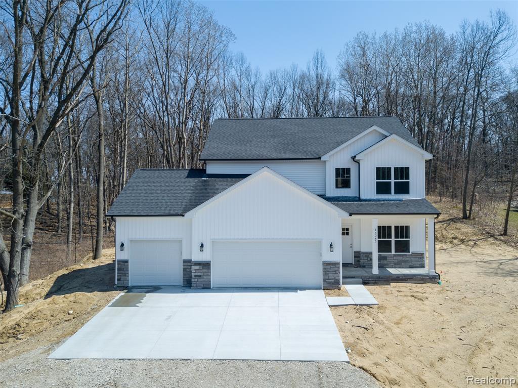 16085 Catalpa Ridge Drive, Holly, MI 48442