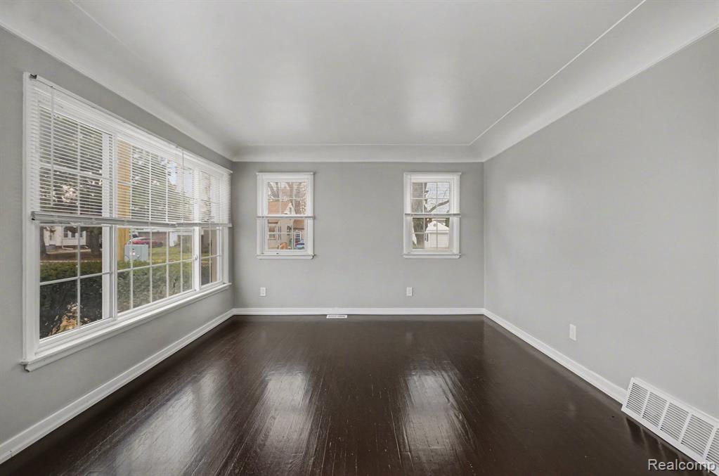 24274 Shakespeare Avenue, Eastpointe, MI 48021 — Photo 7