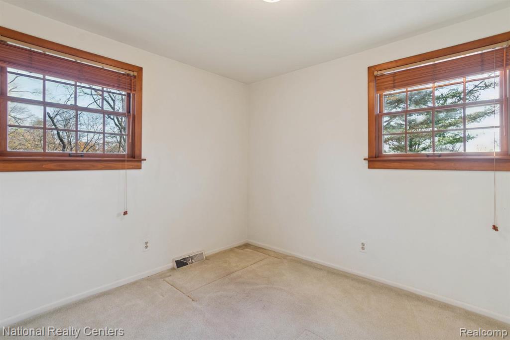 5621 Eastman Boulevard, West Bloomfield, MI 48323 — Photo 37