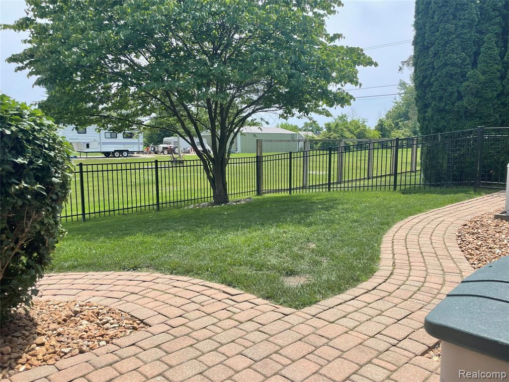 7666 Labo Road, South Rockwood, MI — Photo 9