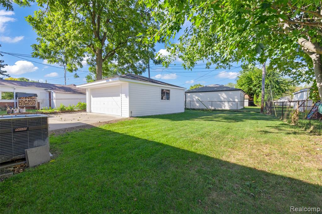 6727 Hawthorne Street, Garden City, MI — Photo 3