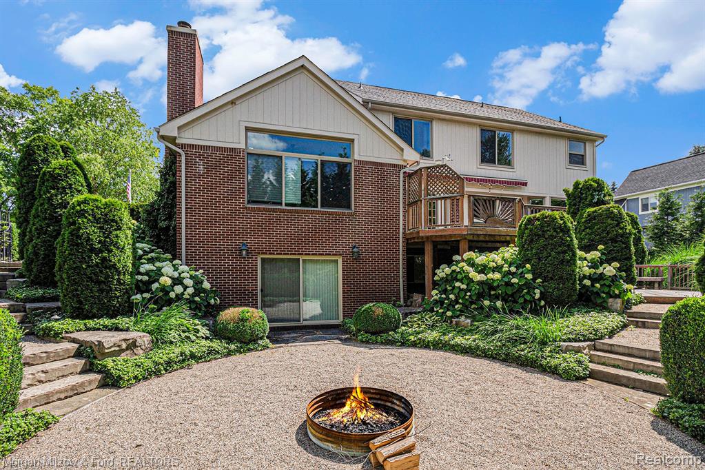 6822 Hubbard Circle, Clarkston, MI 48348 — Photo 32