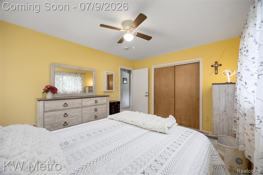 20665 Woodcrest Street, Harper Woods, MI 48225 — Photo 24