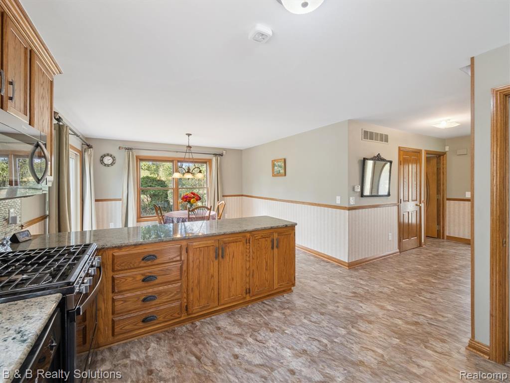 8560 Hough Road, Almont, MI 48003 — Photo 12