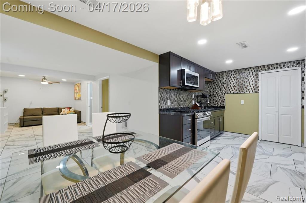 17482 Sunny Crest Drive, Romulus, MI 48174 — Photo 31