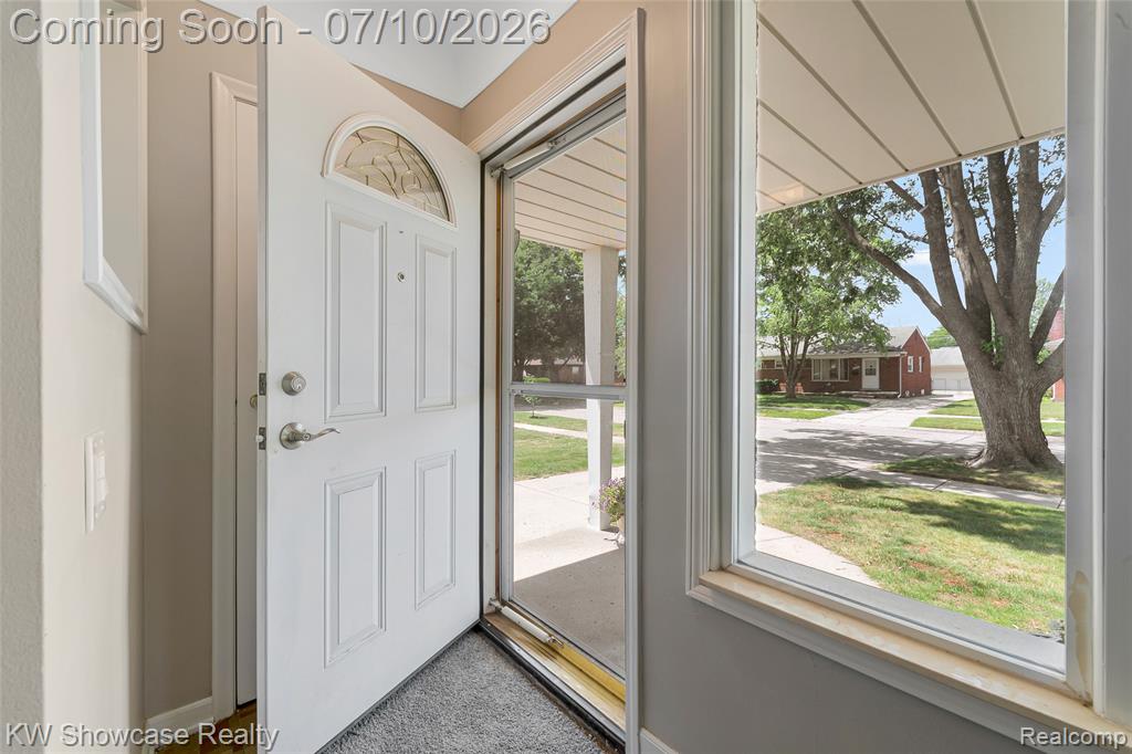 9370 Gillman Street, Livonia, MI 48150 — Photo 27