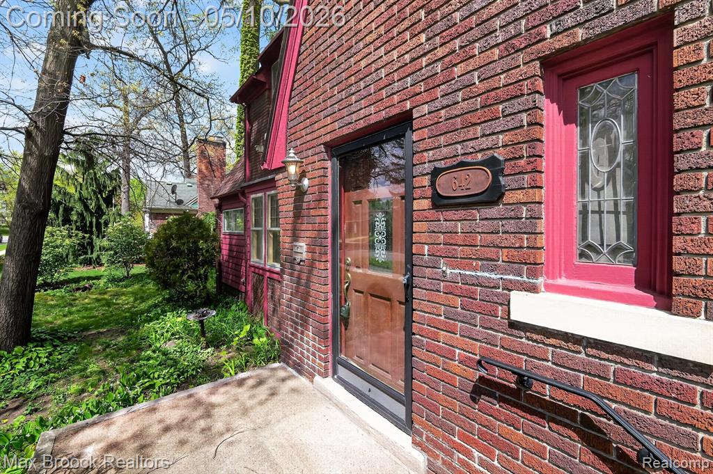 642 W Maplehurst Street, Ferndale, MI 48220 — Photo 3