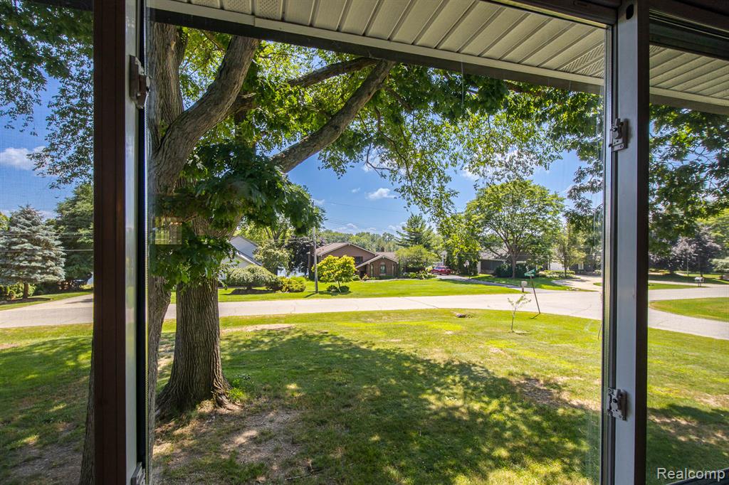 7709 Shelley Drive, Clarkston, MI 48348 — Photo 25