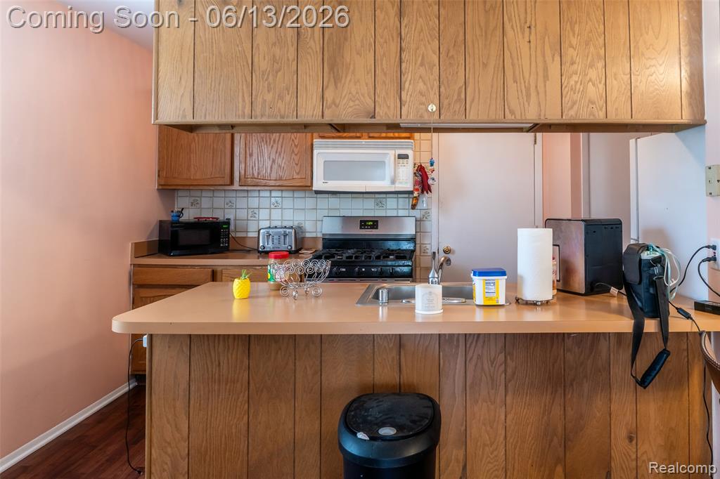 1442 Mariner Drive, Walled Lake, MI 48390 — Photo 19