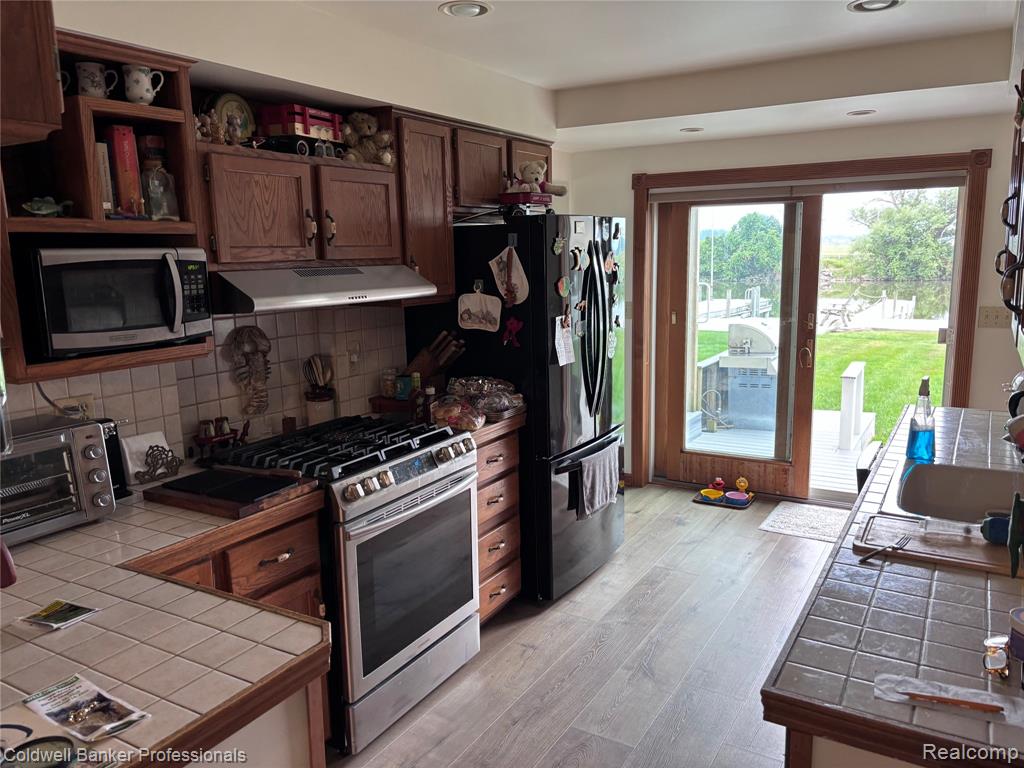 39883 Duluth Street, Harrison Township, MI — Photo 32