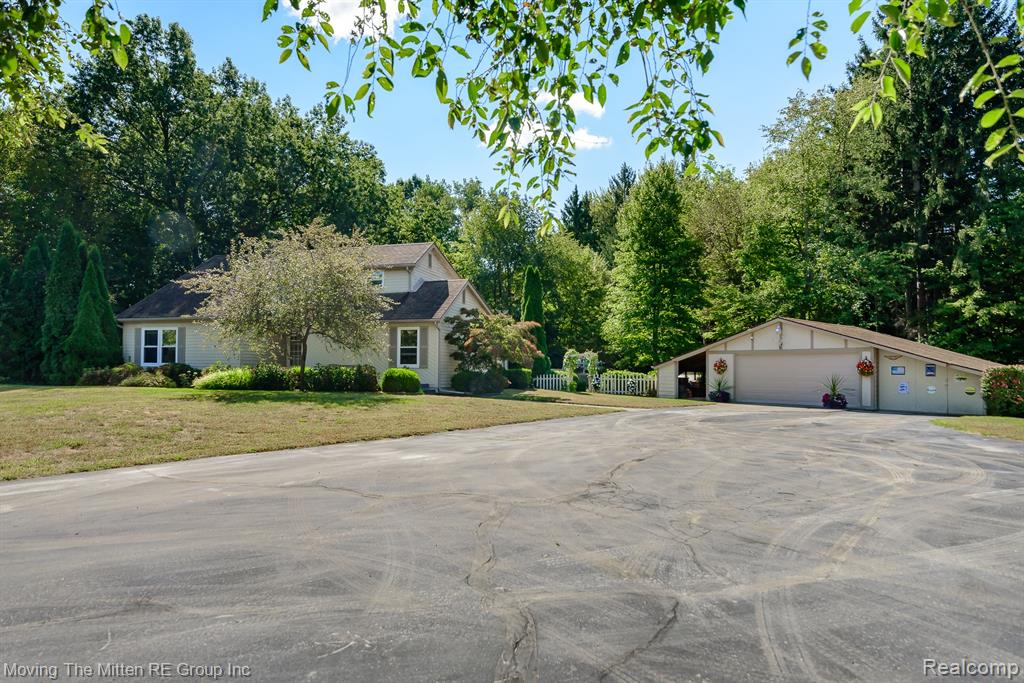 39925 Willis Road, Belleville, MI 48111 — Photo 2