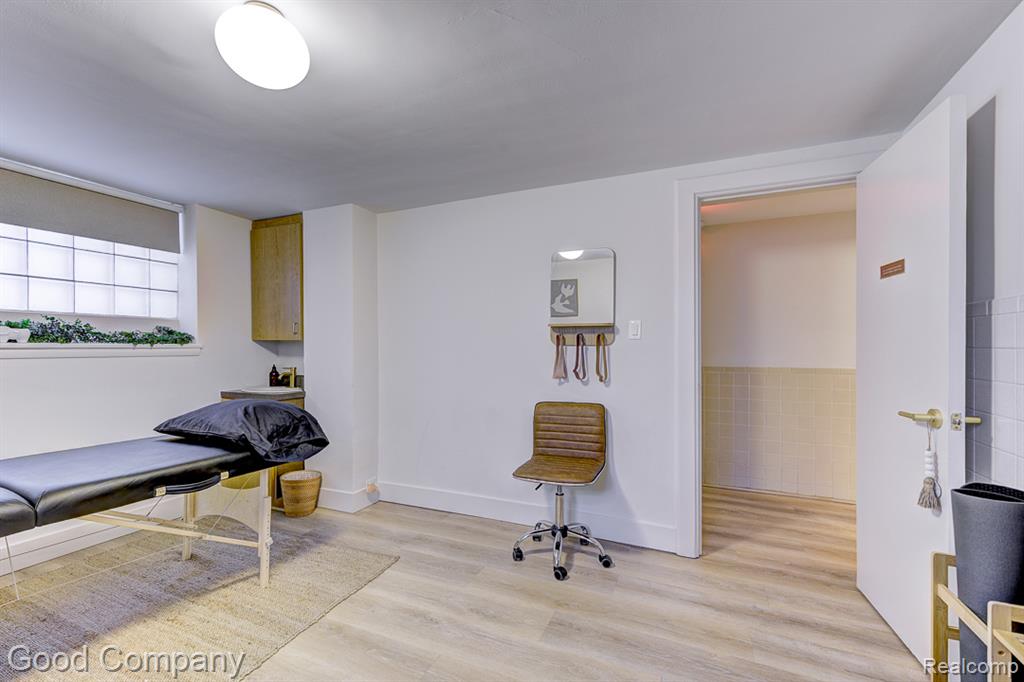 8750 W 9 Mile Road, Oak Park, MI 48237 — Photo 20