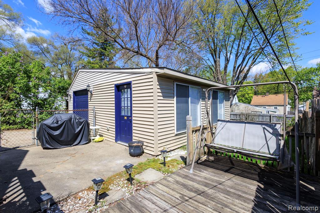 635 E Tennyson Avenue, Pontiac, MI 48340 — Photo 24