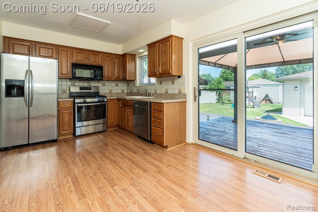 41824 Clayton Street, Clinton Twp, MI 48038 — Photo 9