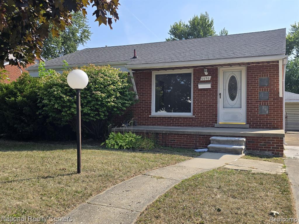 6690 Deering Street, Garden City, MI