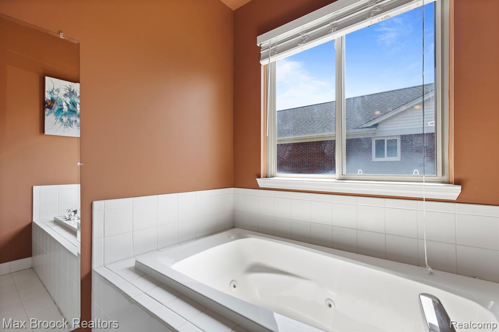 52449 ROBINS NEST Drive, Chesterfield, MI 48047 — Photo 18