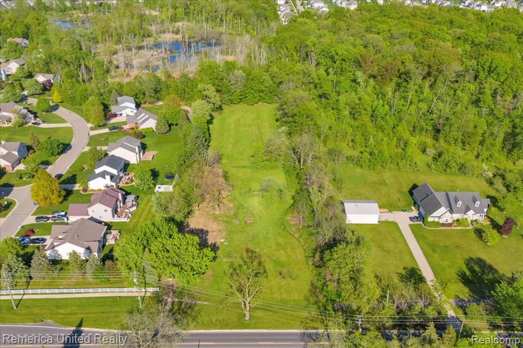 25100 MARTINDALE Road, South Lyon, MI, 48178