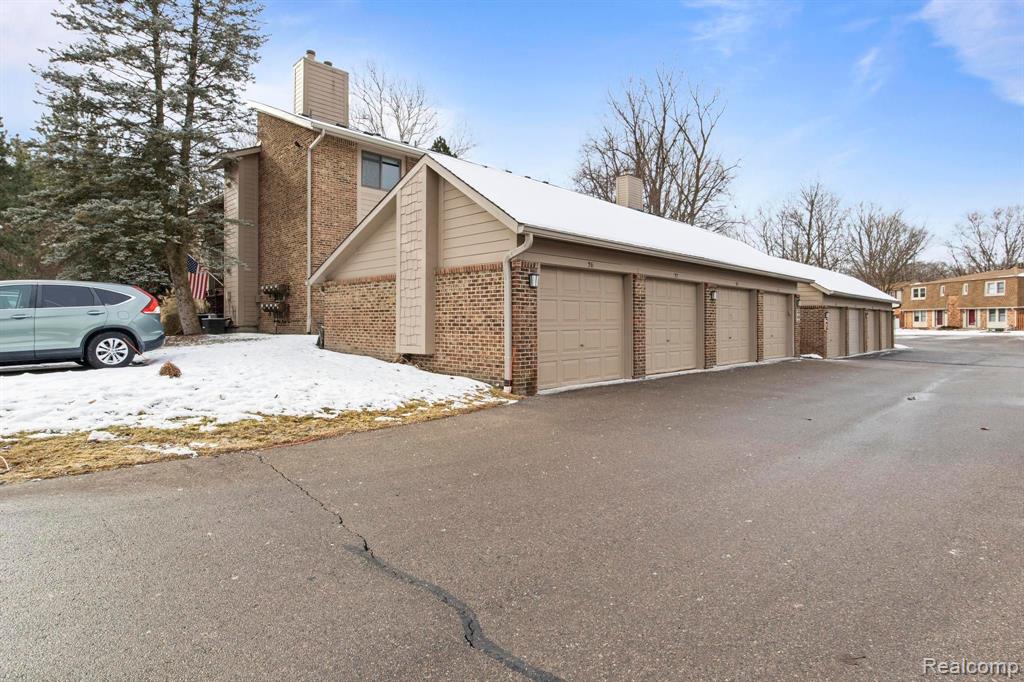 11863 SYCAMORE Drive, Plymouth, MI 48170 — Photo 3