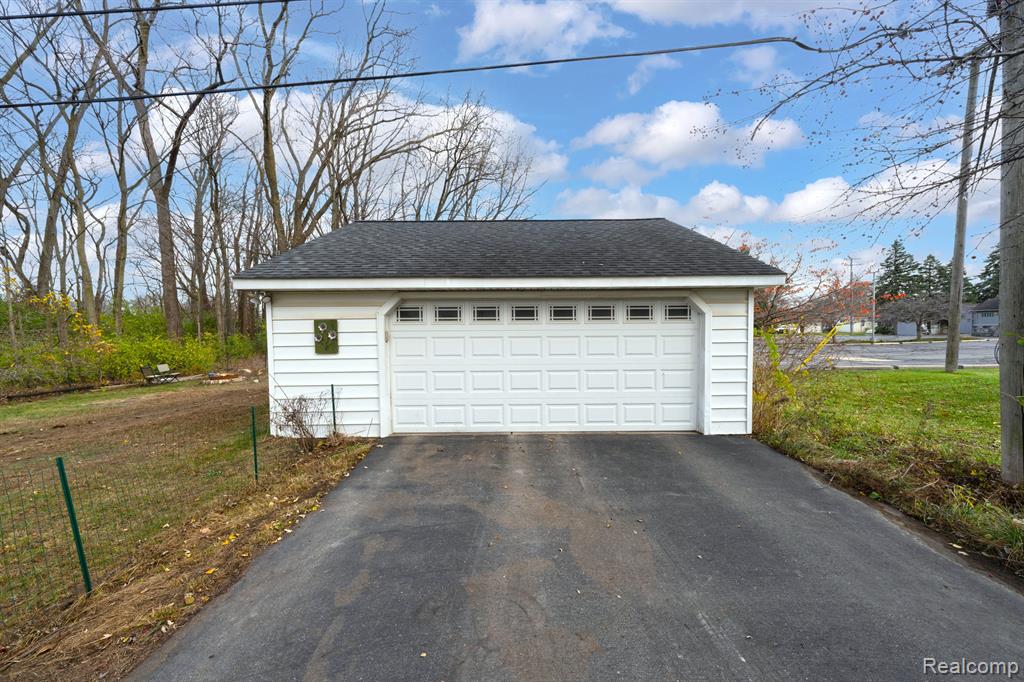 15410 Marilyn Avenue, Plymouth, MI 48170 — Photo 33