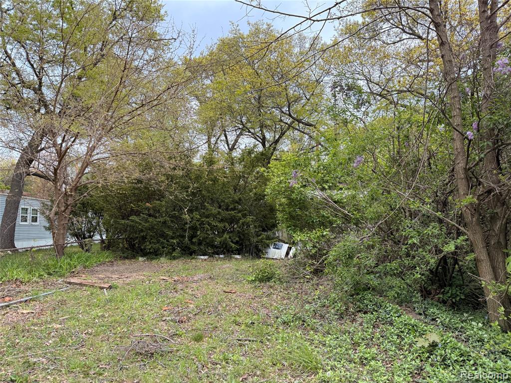 2695 Gary Avenue, Brighton, MI 48114