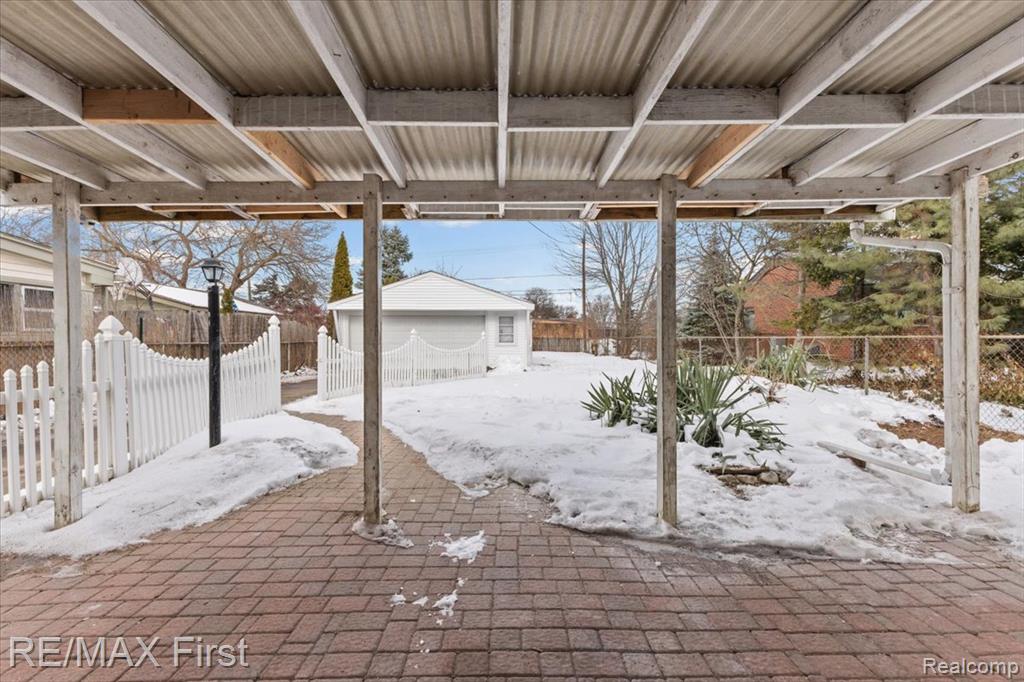 561 Andresen Court, Hazel Park, MI 48030 — Photo 25