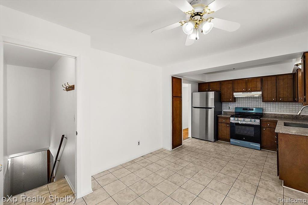 39622 UNIVERSITY Drive, Sterling Heights, MI 48310 — Photo 20