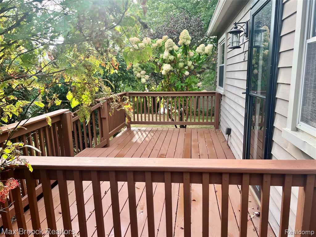 615 Leon Road, Walled Lake, MI 48390 — Photo 6