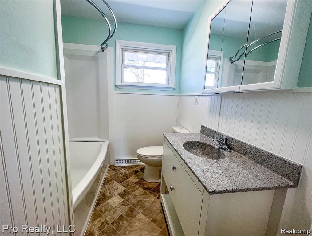 509 CREST Lane, Jonesville, MI 49250 — Photo 9
