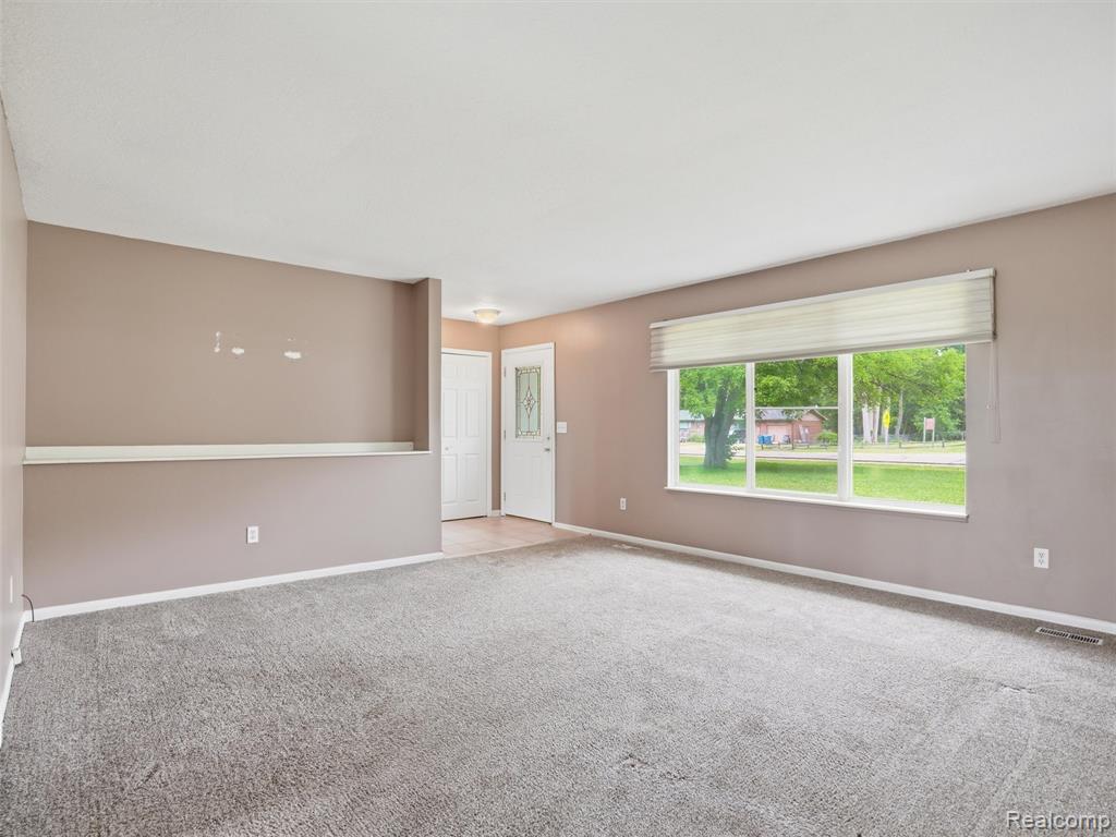 2439 N Long Lake Road, Fenton, MI 48430 — Photo 4