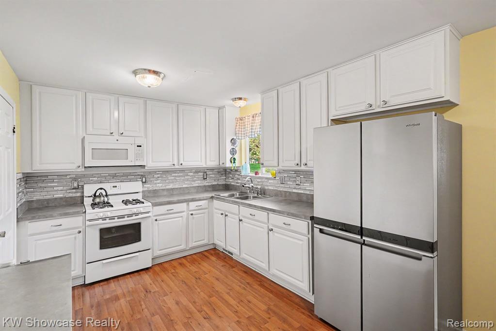 4200 Woodcock Way, Highland, MI — Photo 12