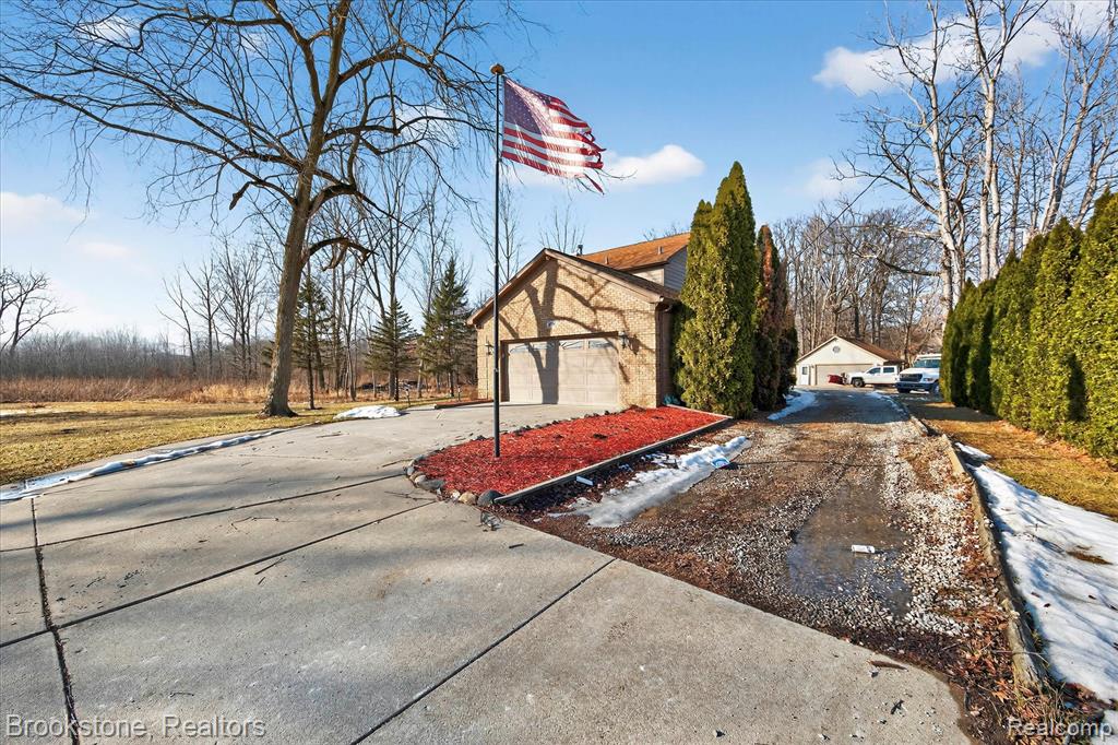 1980 Oakville Waltz Road, New Boston, MI 48164 — Photo 3