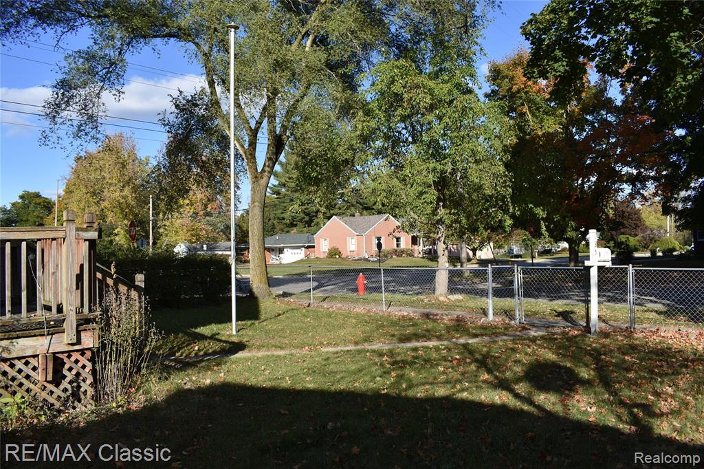 135 Park Avenue, Holly, MI 48442 — Photo 32