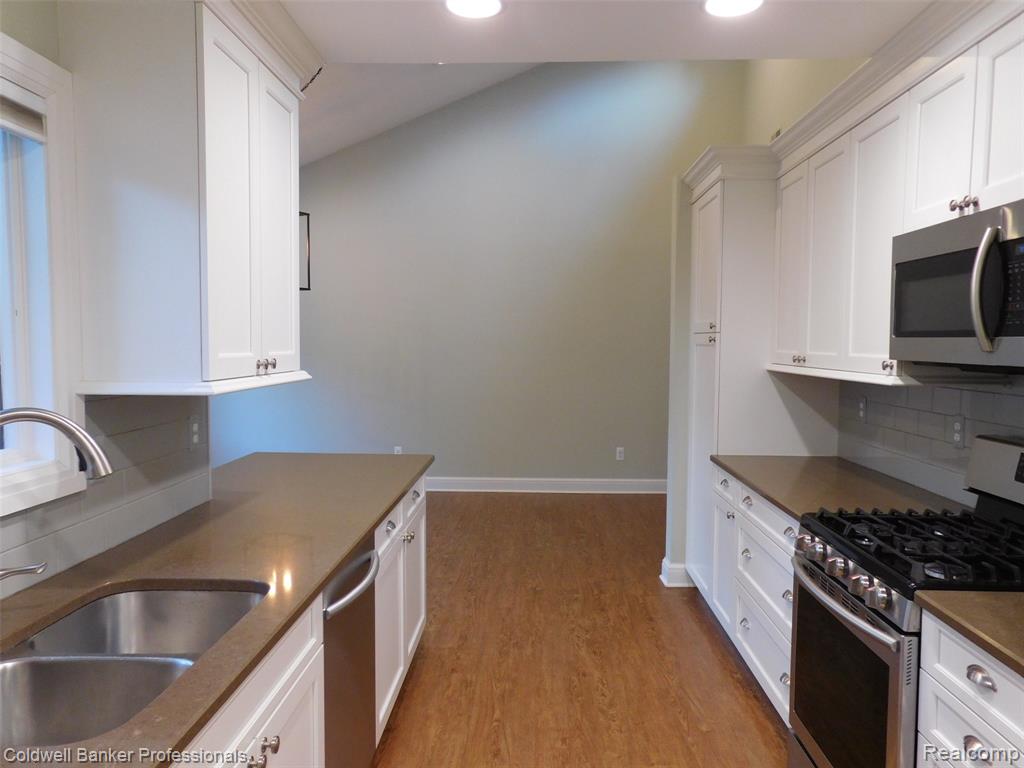 6448 Tutbury, Troy, MI 48098 — Photo 14